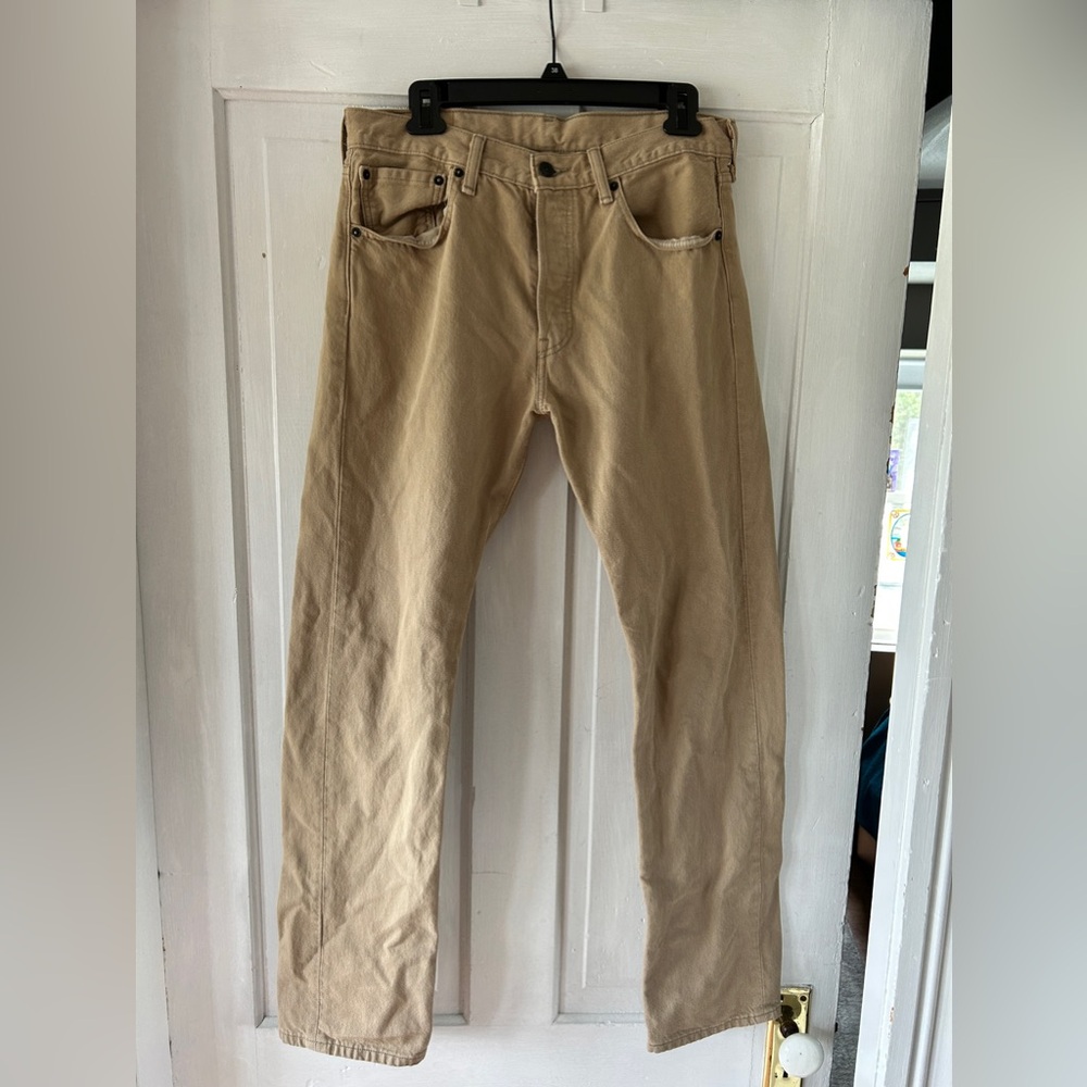 501 Levi’s in Khaki